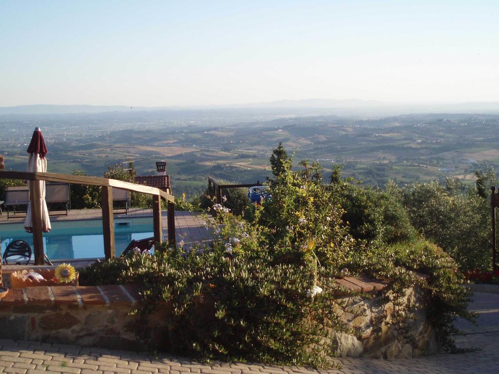 Casa Vacanze La Porta Винчи Экстерьер фото